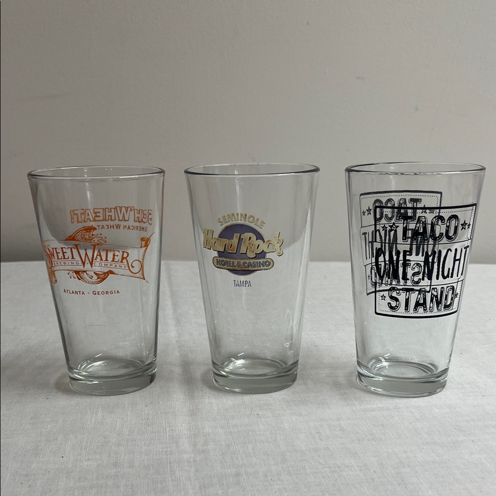 🌞 Pint Glass Hard Rock Cafe SweetWater or po Taco One night Stand Clear